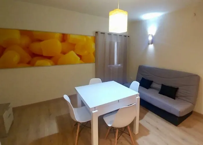 Apt5 Duplex Acollidor Al Centre De Aptgarbi 公寓